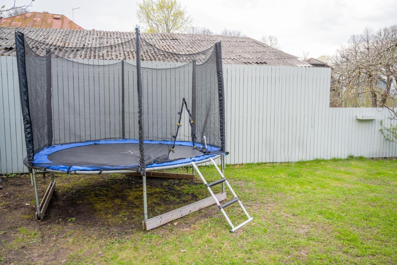Cabin Guesthouse With Free Parking Parnu Exterior photo